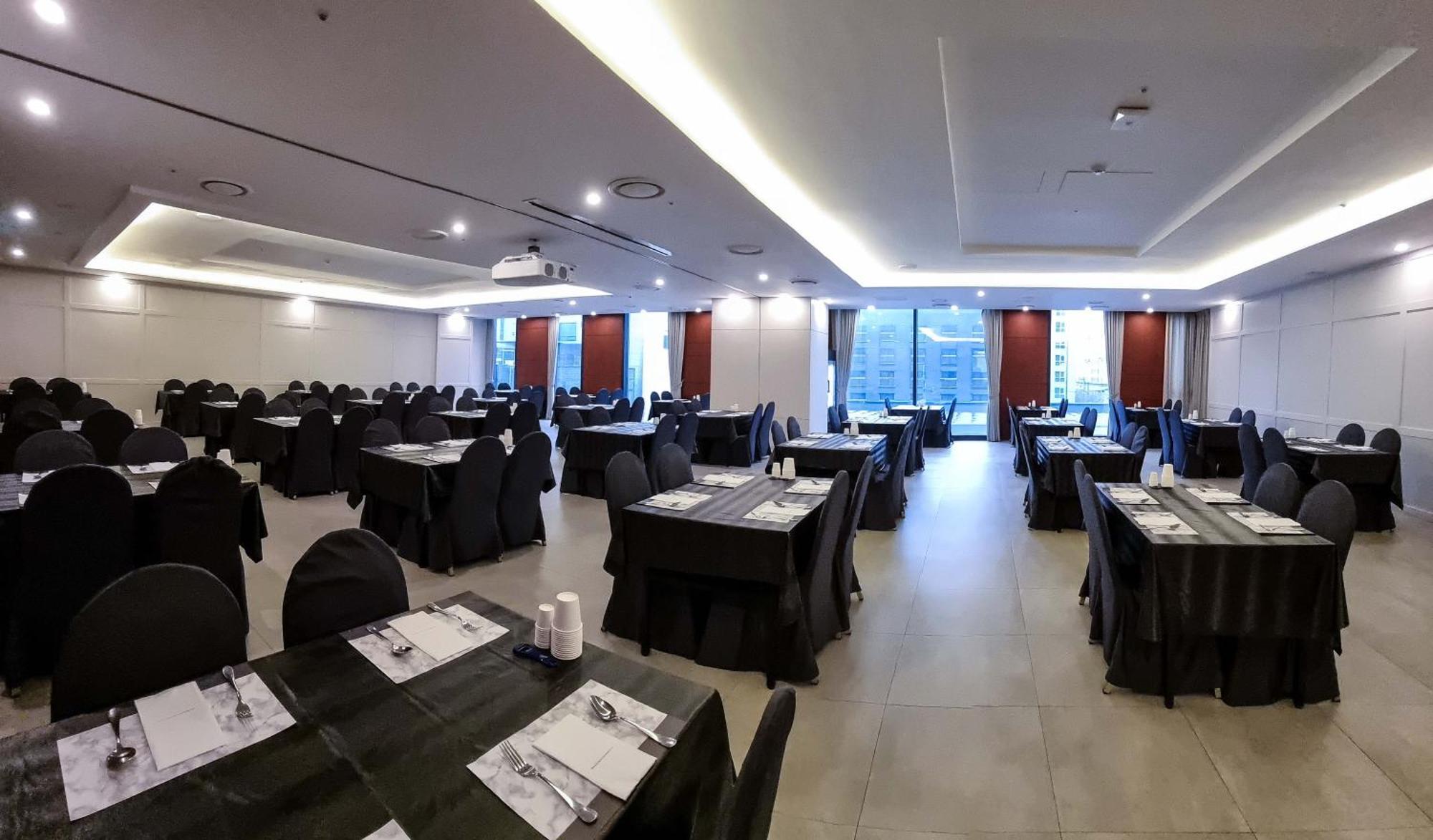 Hotel Ibis Ambassador 3*